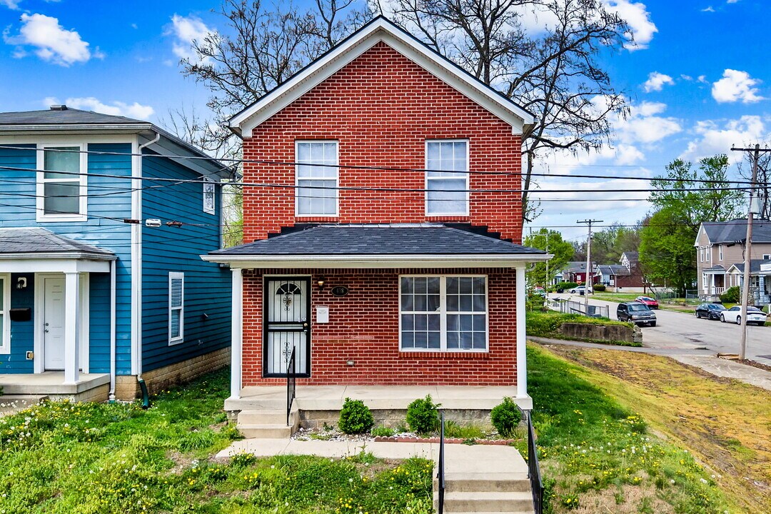 418 Dr W. J. Hodge St in Louisville, KY - Building Photo