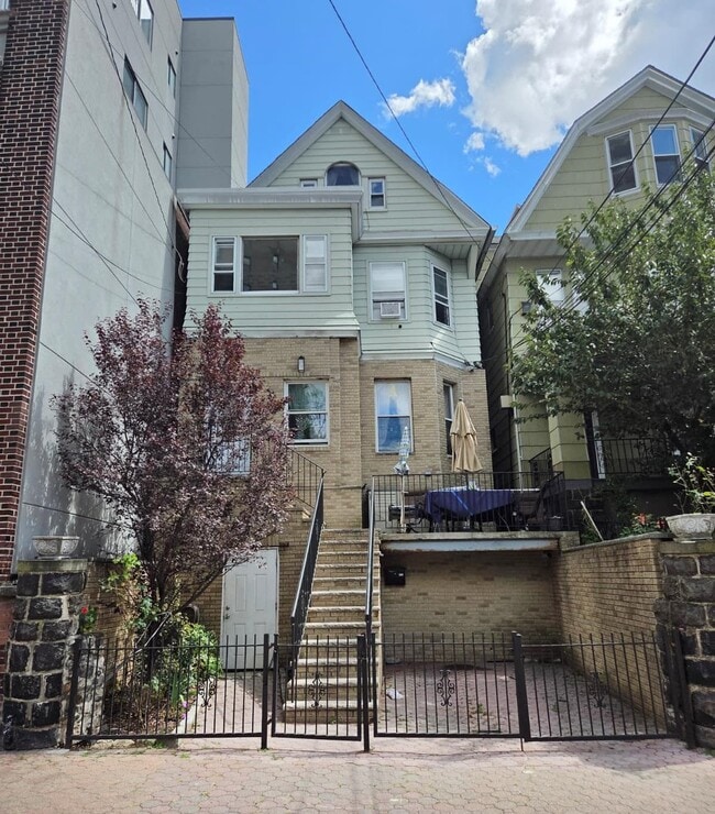 property at 4916 Park Ave