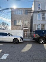 13 Union St in Jersey City, NJ - Building Photo