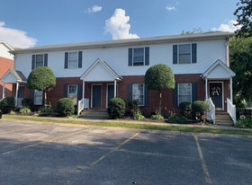 243 W Smith St in Gallatin, TN - Building Photo