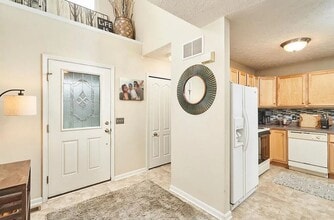 2478 Cedar Creek Ln in Akron, OH - Building Photo - Building Photo