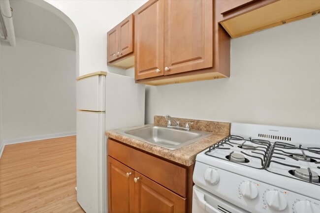 2539 N Sawyer Ave, Unit 104 in Chicago, IL - Foto de edificio - Building Photo