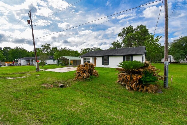2847 County Rd 510A in Brazoria, TX - Building Photo - Building Photo