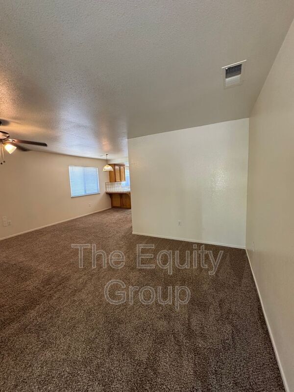 5411 W Country Ave in Visalia, CA - Building Photo - Building Photo