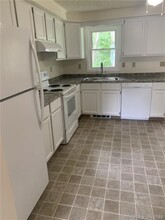 44 Elizabeth St in Kent, CT - Building Photo - Building Photo