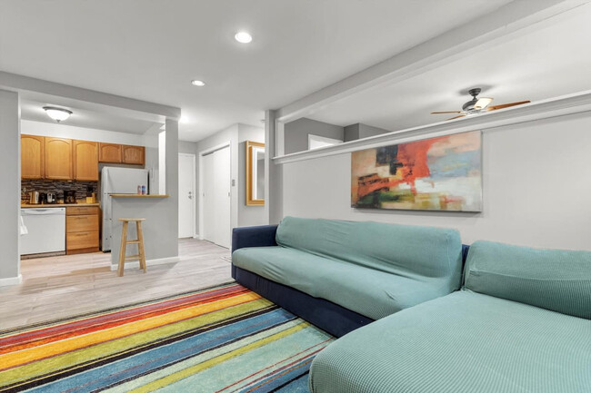 4555 MacArthur Blvd NW in Washington, DC - Building Photo - Building Photo