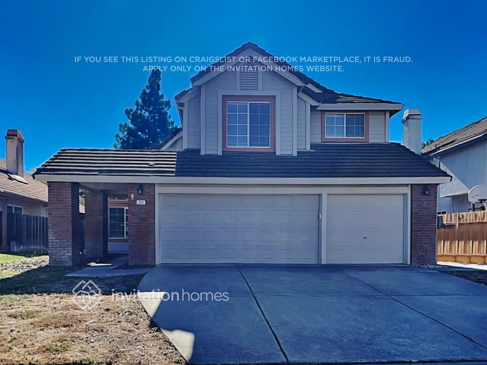 320 Sparrow St in Vacaville, CA - Building Photo