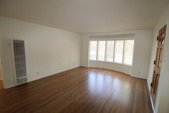 86-90 N Joanne Ave in Ventura, CA - Building Photo - Building Photo