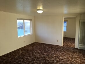 3025 Glendale Dr in Mckinleyville, CA - Building Photo - Building Photo