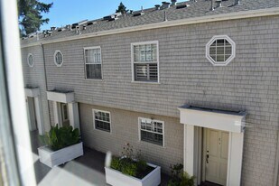 1555 Cherry St in San Carlos, CA - Building Photo