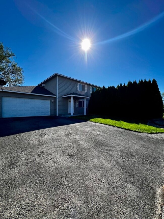4104 Storm Ave in Yakima, WA - Foto de edificio - Building Photo