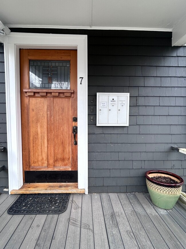 7 Lorraine St, Unit 1