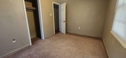 4619 Cedardale Ave in Wichita, KS - Building Photo - Building Photo