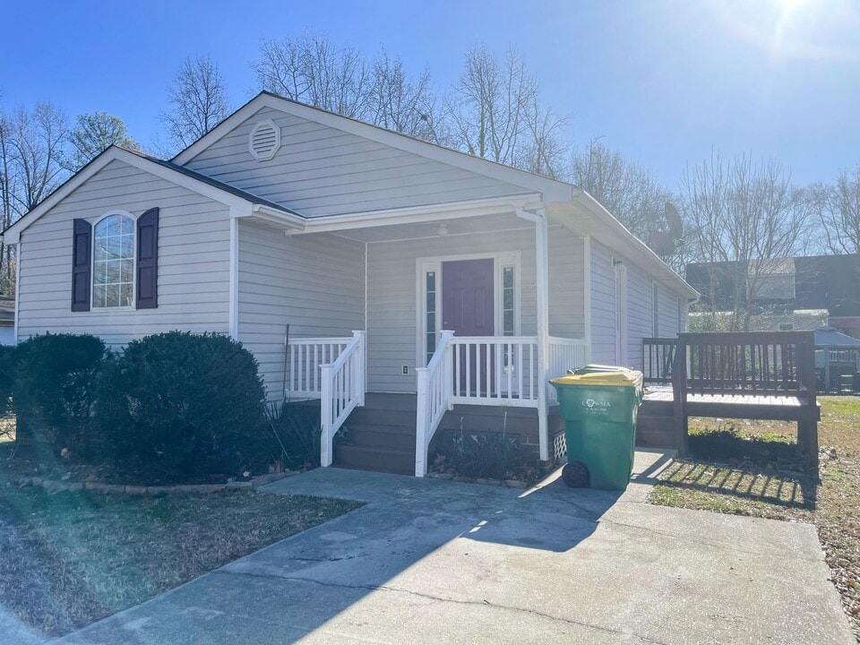 2200 Granby St in Hopewell, VA - Foto de edificio