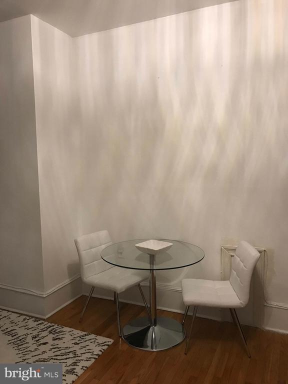 240 S 13th St-Unit -UNIT D in Philadelphia, PA - Building Photo - Building Photo