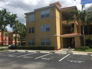 23600 Walden Center Dr-Unit -202 in Bonita Springs, FL - Building Photo - Building Photo