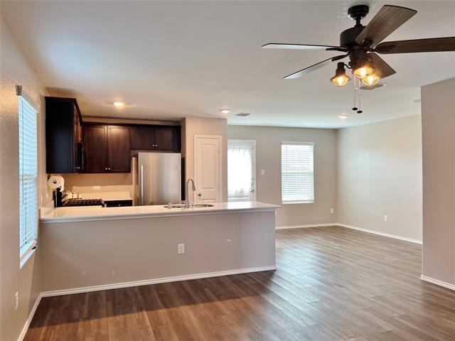 1103 Wildflower St in Ennis, TX - Building Photo - Building Photo