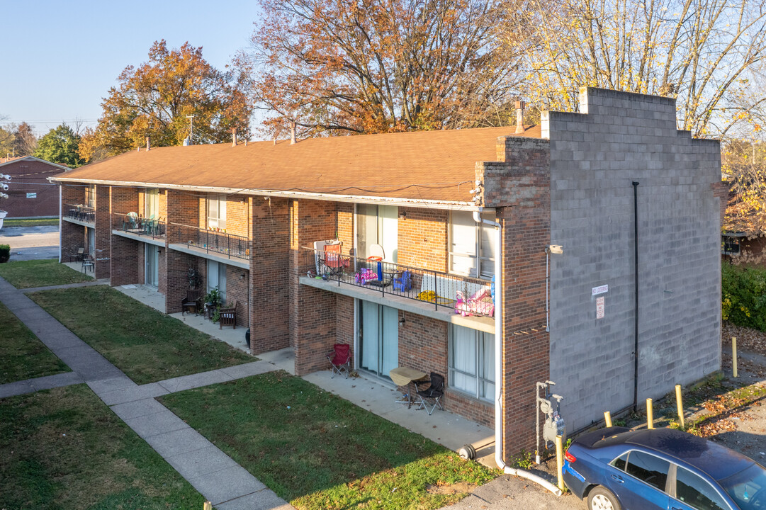 5106 Malibu Ct in Louisville, KY - Foto de edificio