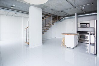 690 SW 1st Ct, Unit PHI20 in Miami, FL - Foto de edificio - Building Photo