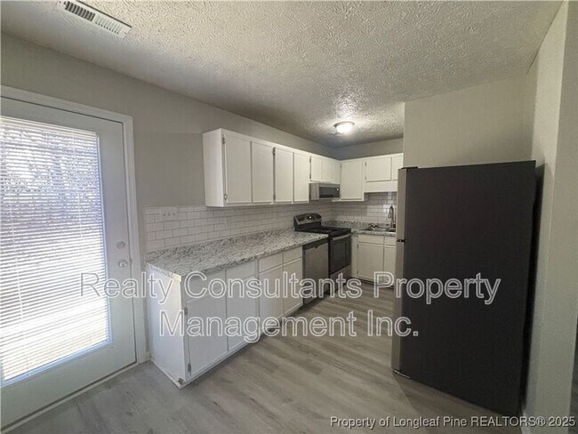 204 Bull Run St in Fayetteville, NC - Building Photo - Building Photo