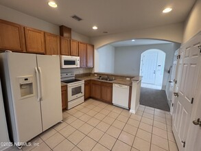 13037 Sunset Lake Dr in Jacksonville, FL - Building Photo - Building Photo