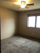 1805 S Lorne Ln in Sioux Falls, SD - Building Photo - Building Photo