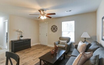 204 Walnut Hill Dr in Easley, SC - Building Photo - Building Photo