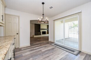 8231 Bo Jack Dr in Houston, TX - Building Photo