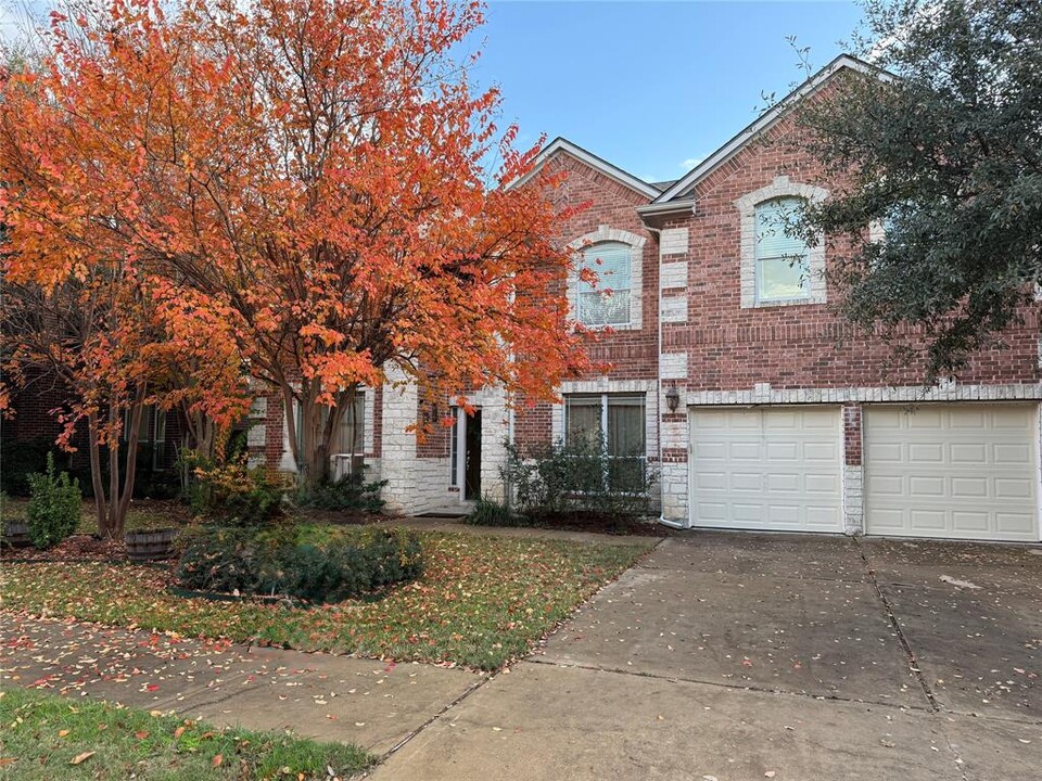 703 Crestwood Ln in Round Rock, TX - Building Photo