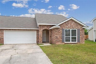 1137 Clairise Ct in Slidell, LA - Building Photo