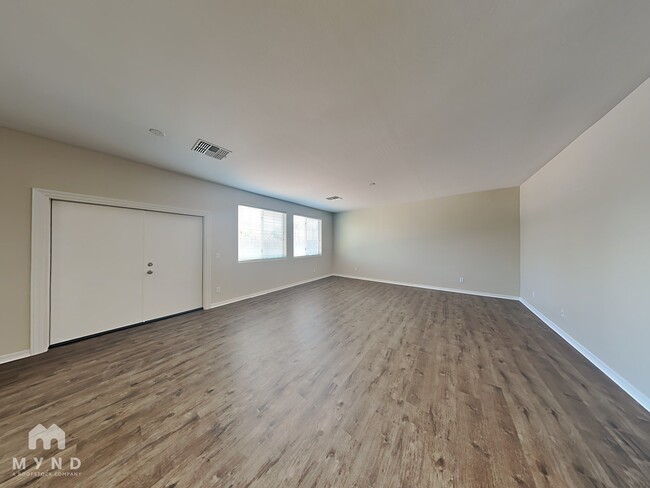 7511 S 27th Terrace in Phoenix, AZ - Building Photo - Building Photo
