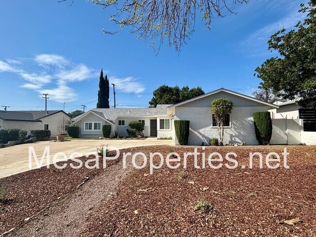 1481 N Grove Ave in Upland, CA - Building Photo - Building Photo