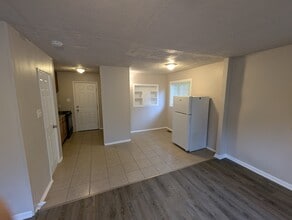 8632 Neptune Dr in Cincinnati, OH - Building Photo - Building Photo