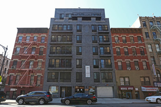 238 E 106th St in New York, NY - Building Photo - Building Photo