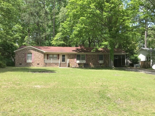 1905 Forest Hill Dr