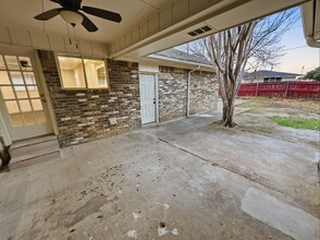 2409 Castle St in Irving, TX - Building Photo - Building Photo
