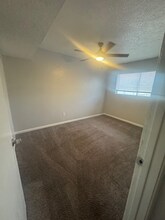 5220 Weber Rd in Corpus Christi, TX - Building Photo - Building Photo
