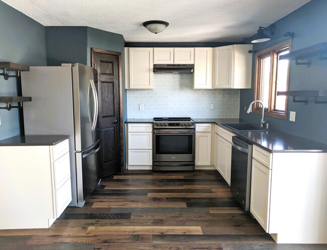 2114 Laforest Ave in Bismarck, ND - Building Photo - Building Photo