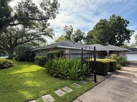 4114 Norfolk St in Houston, TX - Building Photo