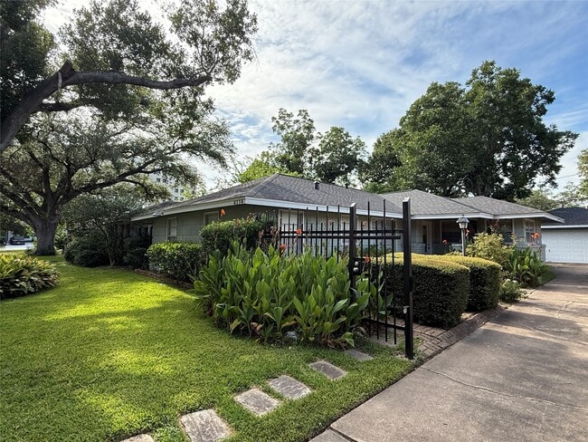 property at 4114 Norfolk St