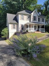 4910 Gold Mine Dr in Sugar Hill, GA - Foto de edificio - Building Photo