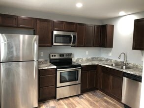 261 Mt Everest Dr, Unit D in Fenton, MO - Building Photo - Building Photo