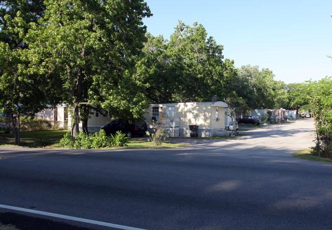 Maple Woods Mobile Home Park in Charleston, SC - Foto de edificio - Building Photo