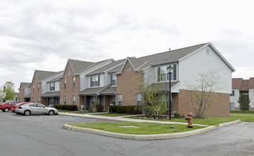 Bowling Green Estates in Bowling Green, OH - Building Photo - Building Photo