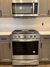 3017 NE Red Jasper Pl in Bend, OR - Building Photo - Building Photo