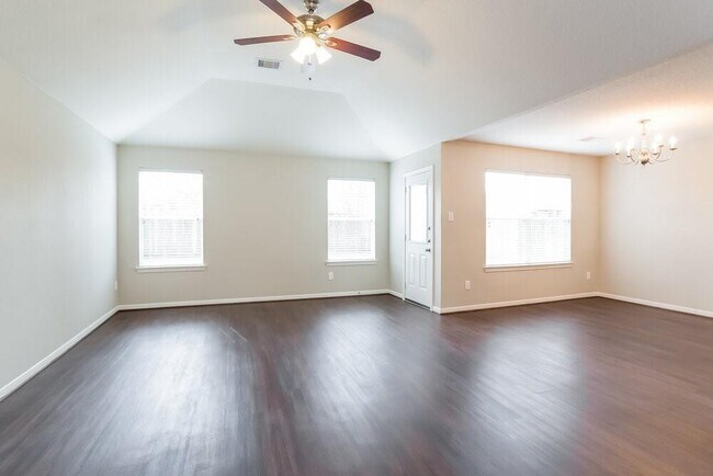 9808 Woodhollow Dr in Conroe, TX - Building Photo - Building Photo
