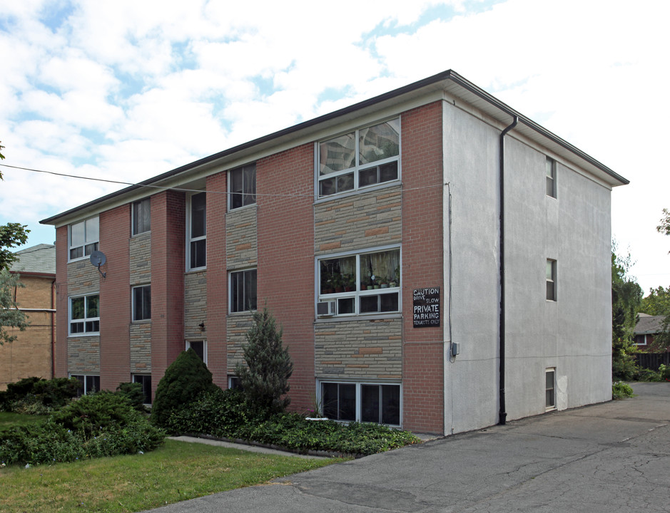 555 Birchmount Rd in Toronto, ON - Building Photo