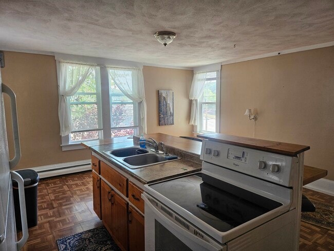 property at 4 Chestnut St