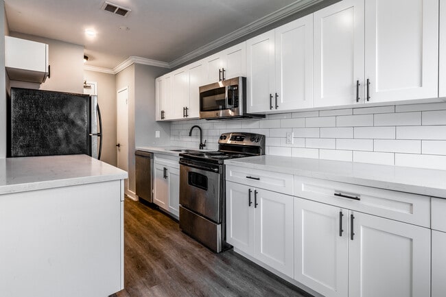 91 Wellesley Street in Toronto, ON - Building Photo - Interior Photo