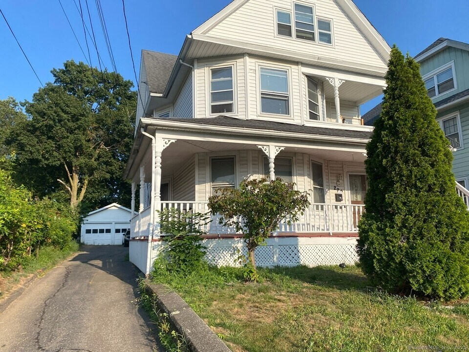 290 Glenwood Ave in Bridgeport, CT - Foto de edificio